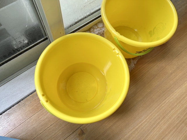 雨の日だけ水がポタポタ落ちる